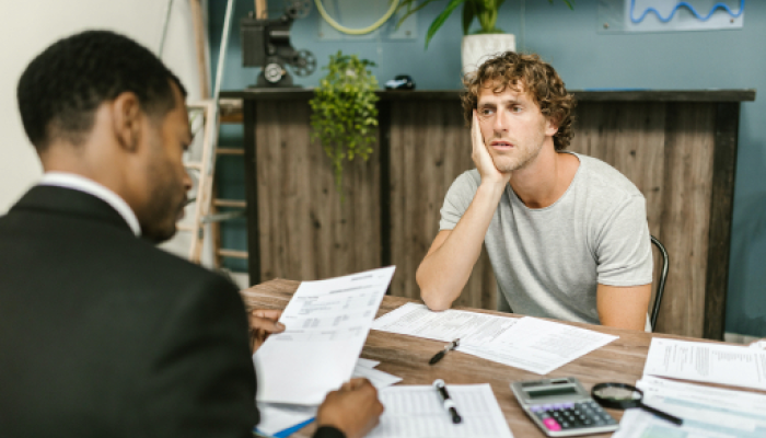 Comprar una vivienda con una derrama en la comunidad